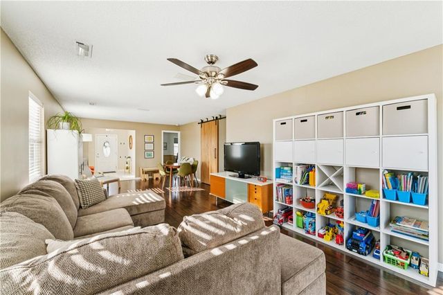 220 E Hansen Court, Independence, MO 64055