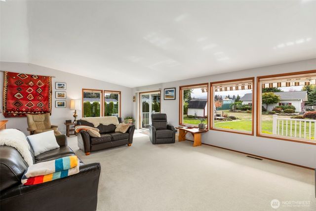 61 Pheasant Run Drive, Sequim, WA 98382