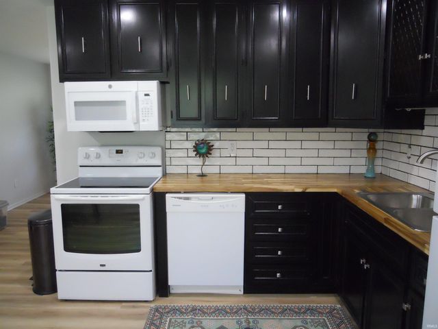 392 S Cedar Drive, Ellettsville, IN 47429