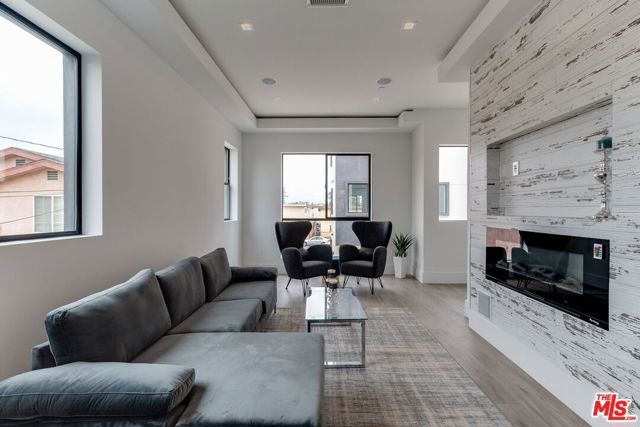 4830 W pickford Street, Los Angeles, CA 90019