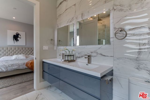 4830 W pickford Street, Los Angeles, CA 90019