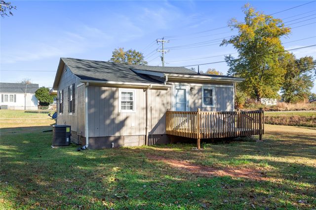 134 Marshall Avenue, Seneca, SC 29678
