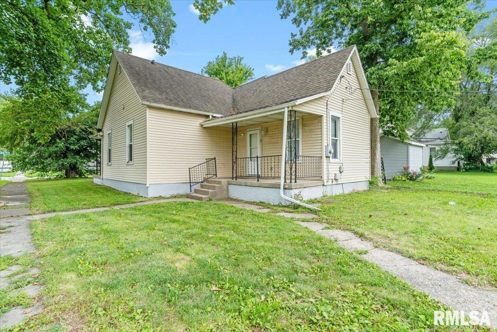 1920 S 7TH Street, Springfield, IL 62703