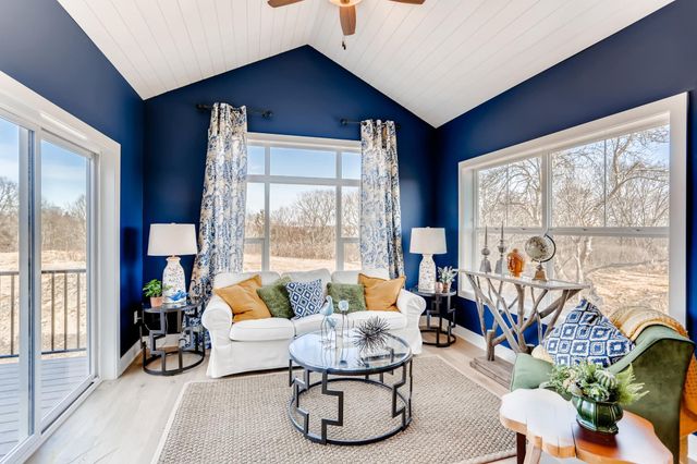 4311 Deere trail, Chaska, MN 55318