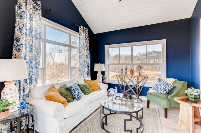 4311 Deere trail, Chaska, MN 55318