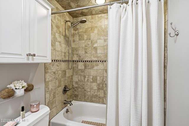 14 Lynn Drive, Ocean Twp, NJ 07712
