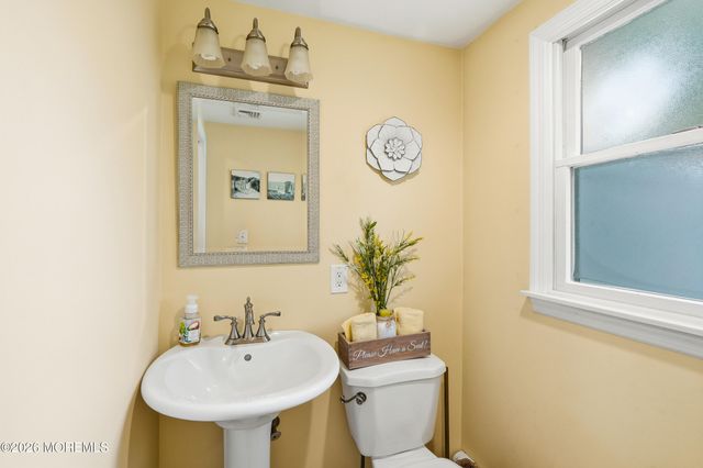 14 Lynn Drive, Ocean Twp, NJ 07712