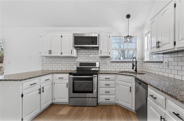 8000 W 148th Street, Overland Park, KS 66223