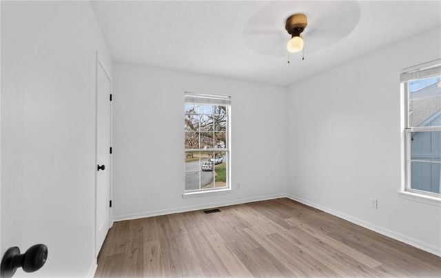 8000 W 148th Street, Overland Park, KS 66223