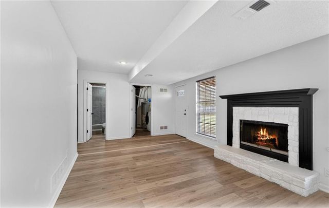 8000 W 148th Street, Overland Park, KS 66223