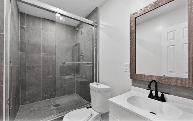 8000 W 148th Street, Overland Park, KS 66223