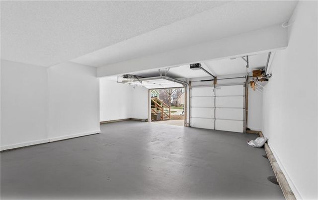 8000 W 148th Street, Overland Park, KS 66223