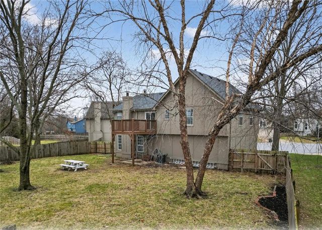 8000 W 148th Street, Overland Park, KS 66223