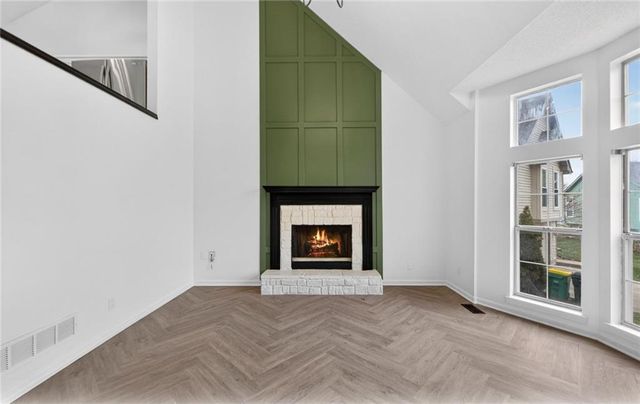 8000 W 148th Street, Overland Park, KS 66223