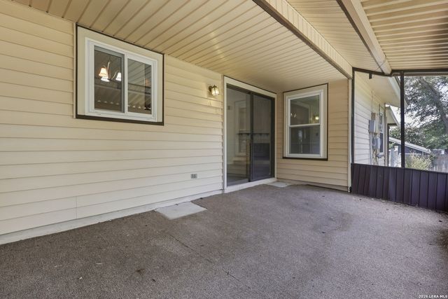239 BURLINGTON DR, San Antonio, TX 78245