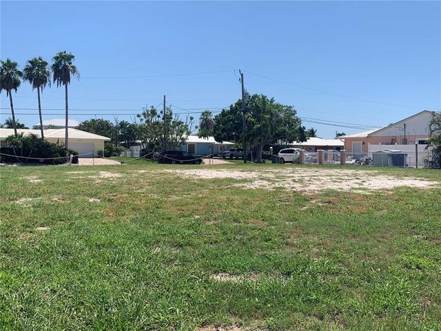 538 67TH STREET, Holmes Beach, FL 34217