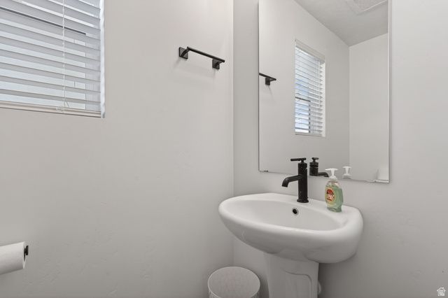 2904 N VERVAIN LN, Saratoga Springs, UT 84045