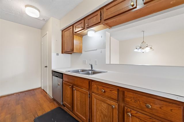 6667 Kentwick Drive 2-19, Houston, TX 77084