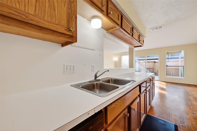 6667 Kentwick Drive 2-19, Houston, TX 77084