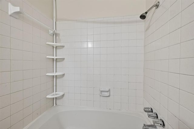 6667 Kentwick Drive 2-19, Houston, TX 77084