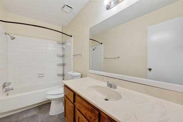 6667 Kentwick Drive 2-19, Houston, TX 77084