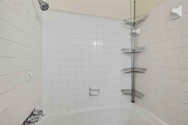 6667 Kentwick Drive 2-19, Houston, TX 77084