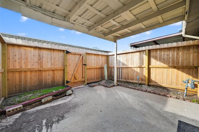 6667 Kentwick Drive 2-19, Houston, TX 77084