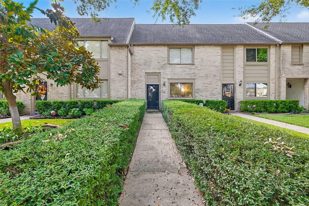 6667 Kentwick Drive 2-19, Houston, TX 77084