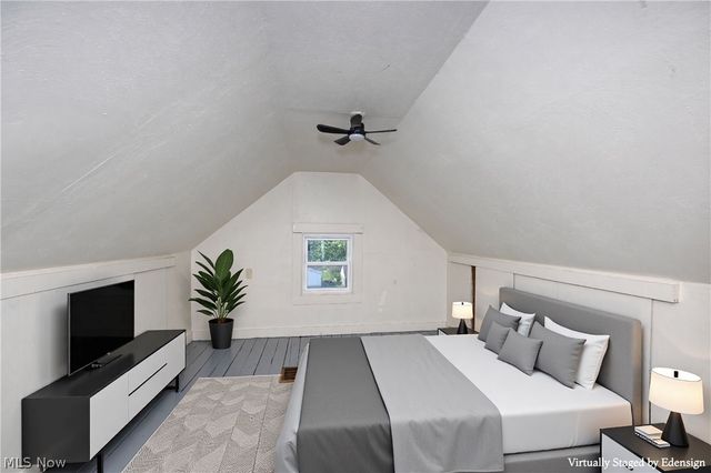 940 W Hopocan Avenue, Barberton, OH 44203