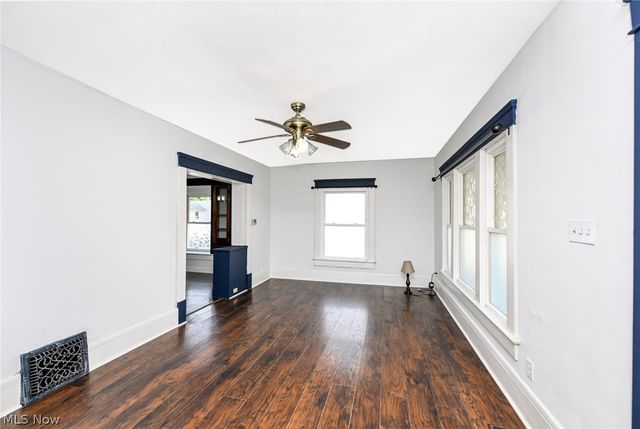 940 W Hopocan Avenue, Barberton, OH 44203