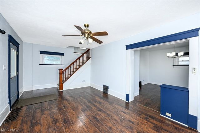 940 W Hopocan Avenue, Barberton, OH 44203