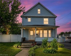 940 W Hopocan Avenue, Barberton, OH 44203