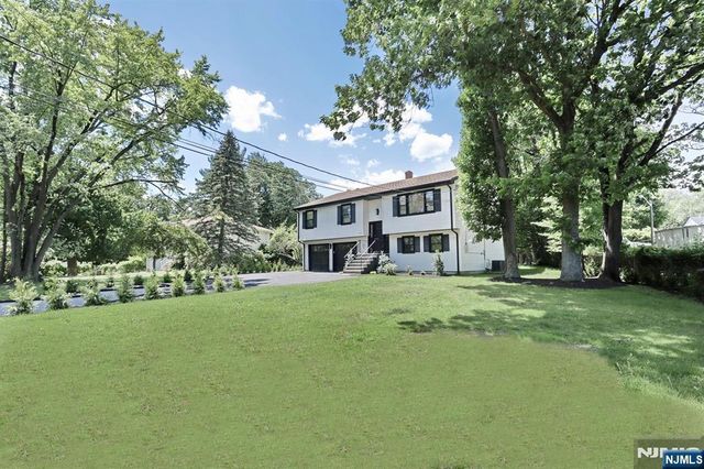 415 Goffle Road, Wyckoff, NJ 07481