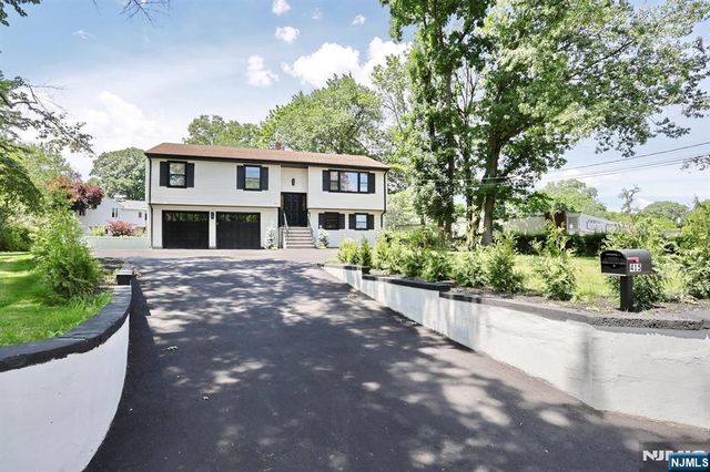 415 Goffle Road, Wyckoff, NJ 07481