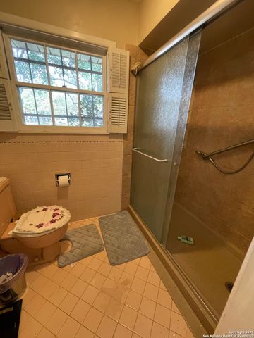 8702 Charro Ln, San Antonio, TX 78217