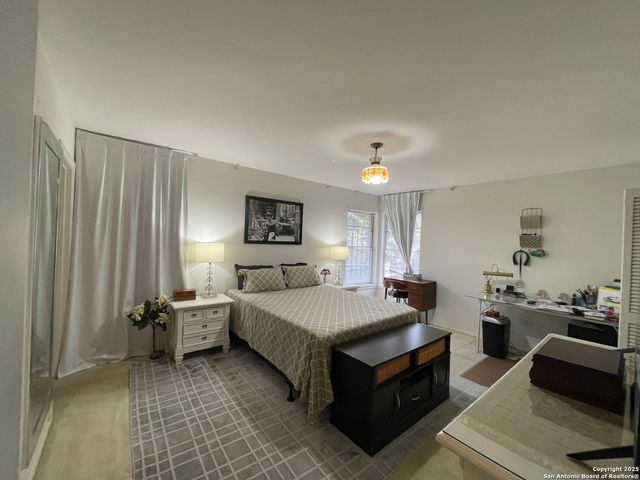 8702 Charro Ln, San Antonio, TX 78217