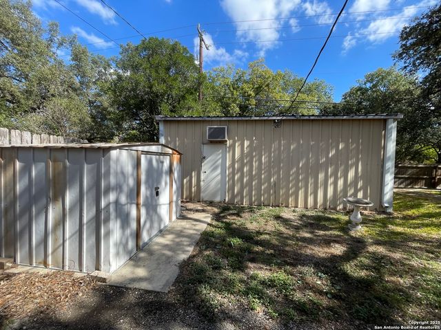 8702 Charro Ln, San Antonio, TX 78217