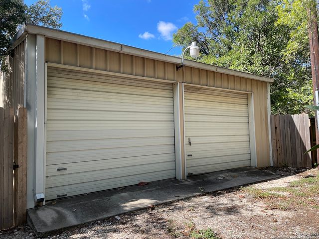 8702 Charro Ln, San Antonio, TX 78217