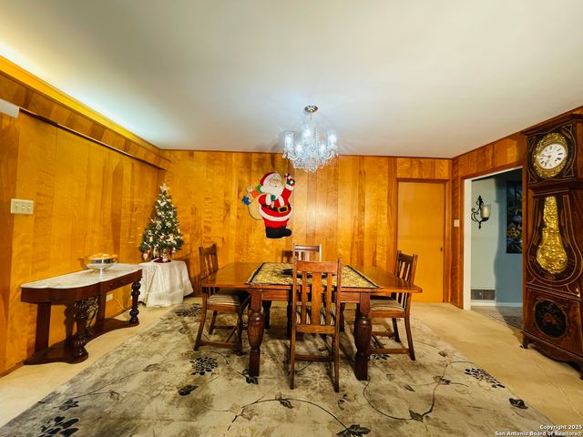 8702 Charro Ln, San Antonio, TX 78217