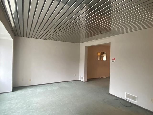 238 Timber Ln, Trafford, PA 15085