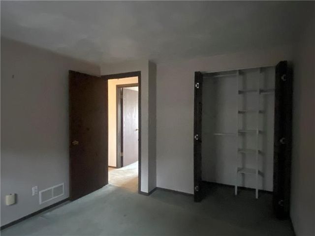 238 Timber Ln, Trafford, PA 15085