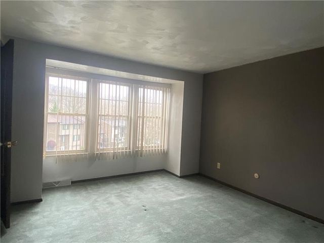 238 Timber Ln, Trafford, PA 15085