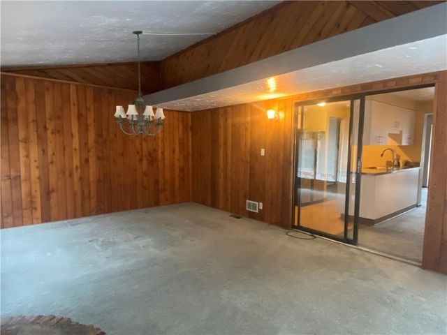 238 Timber Ln, Trafford, PA 15085
