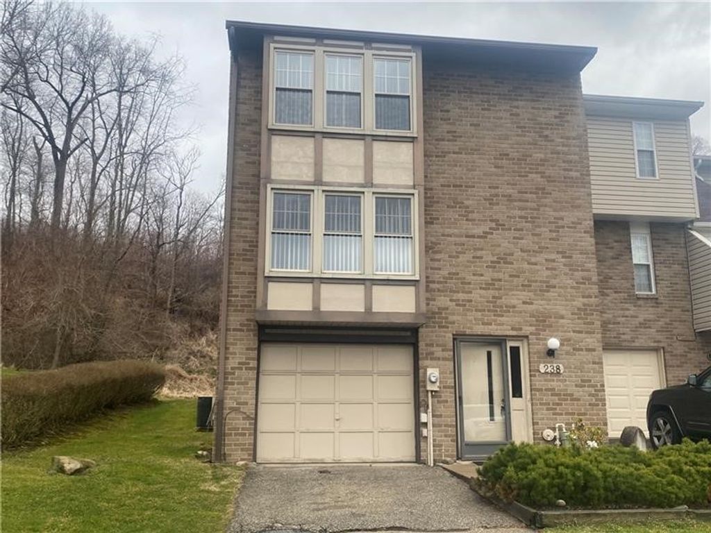 238 Timber Ln, Trafford, PA 15085