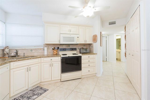 6080 BAHIA DEL MAR CIRCLE 113, St Petersburg, FL 33715