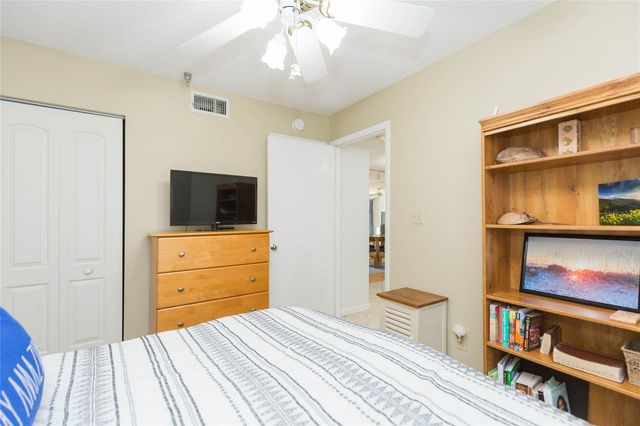 6080 BAHIA DEL MAR CIRCLE 113, St Petersburg, FL 33715