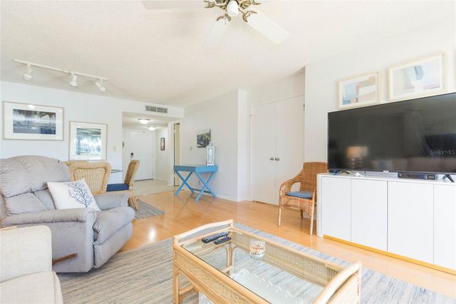 6080 BAHIA DEL MAR CIRCLE 113, St Petersburg, FL 33715