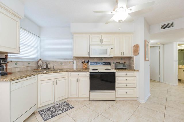 6080 BAHIA DEL MAR CIRCLE 113, St Petersburg, FL 33715