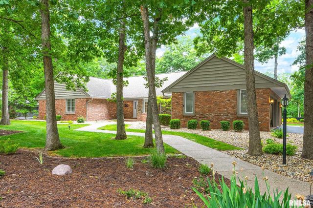 341 W RAVINWOODS Road, Peoria, IL 61615