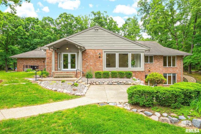 341 W RAVINWOODS Road, Peoria, IL 61615